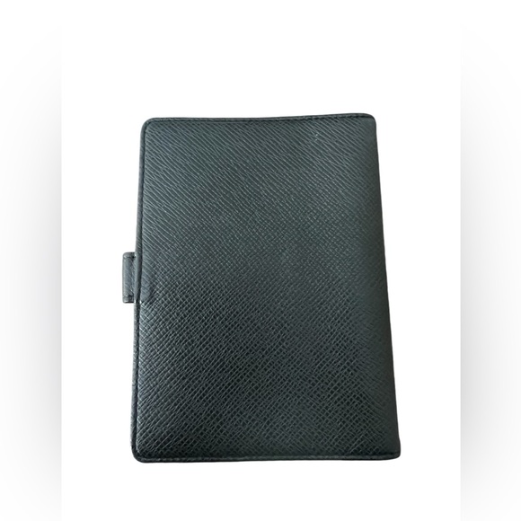 LOUIS VUITTON Taiga Leather Agenda - Picture 2 of 15